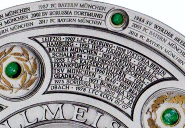DFB Meisterschale Ausschnitt